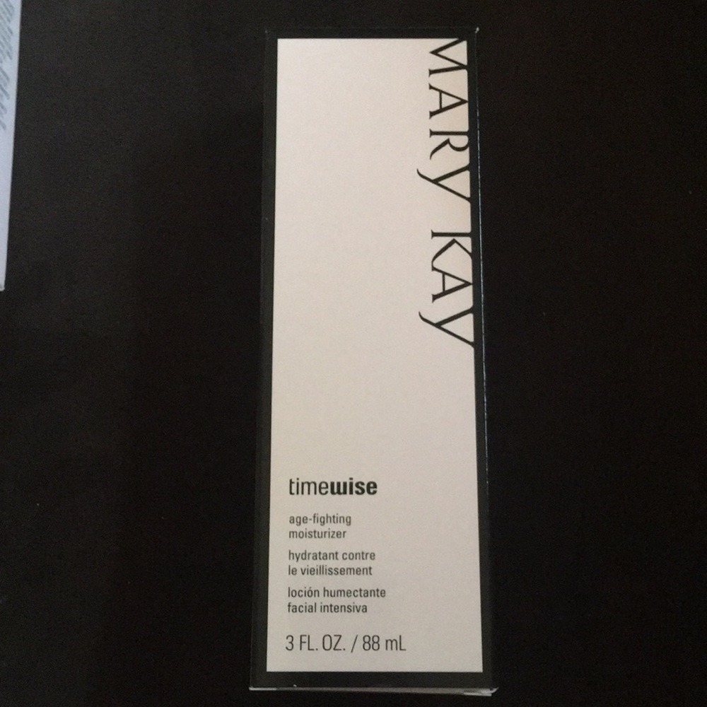 Mary Kay Age Fighting Moisturizer